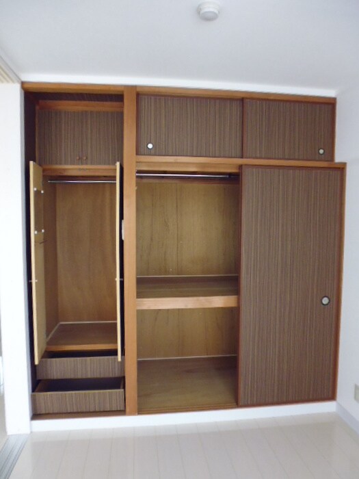 物件内観写真12　(収納)