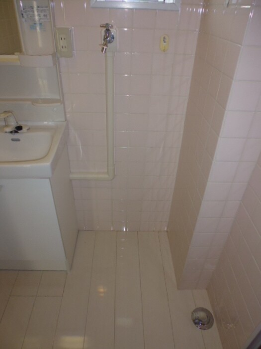 物件内観写真16　(洗濯機置場)