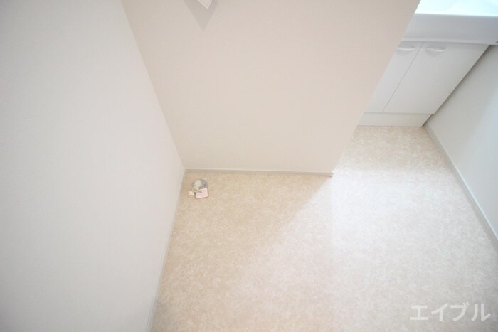 物件内観写真13　(洗濯機置場)