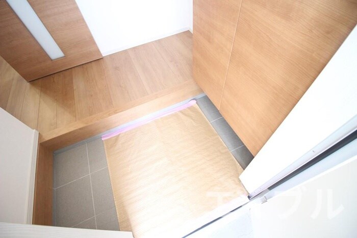 物件内観写真15　(玄関)