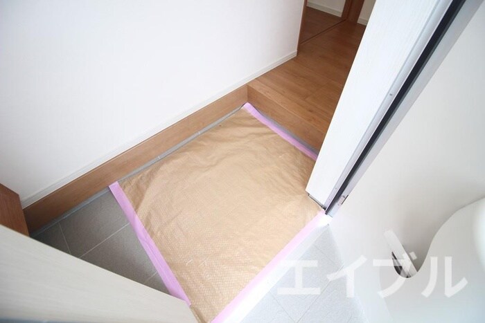 物件内観写真16　(玄関)