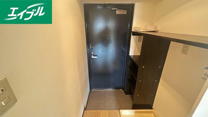 物件内観写真13　(玄関)