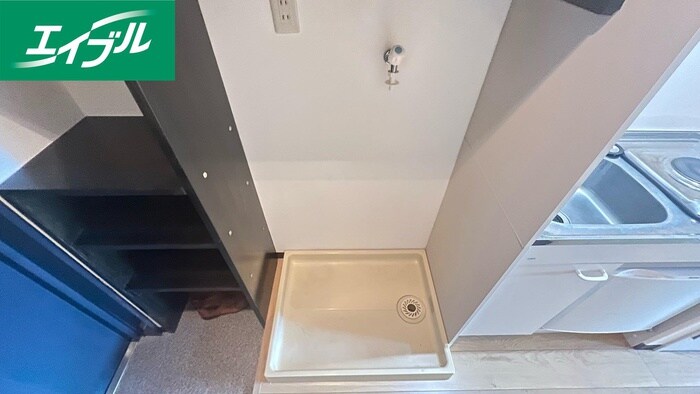 物件内観写真15　(洗濯機置場)