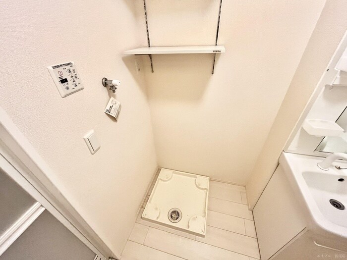 物件内観写真14　(洗濯機置場)