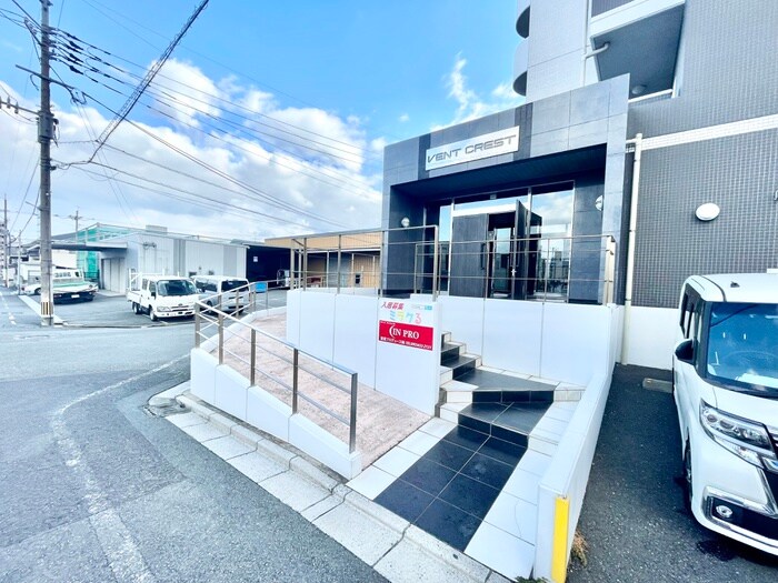 物件外観写真4　(エントランス部分)