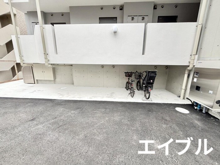 物件外観写真5　(駐輪場)