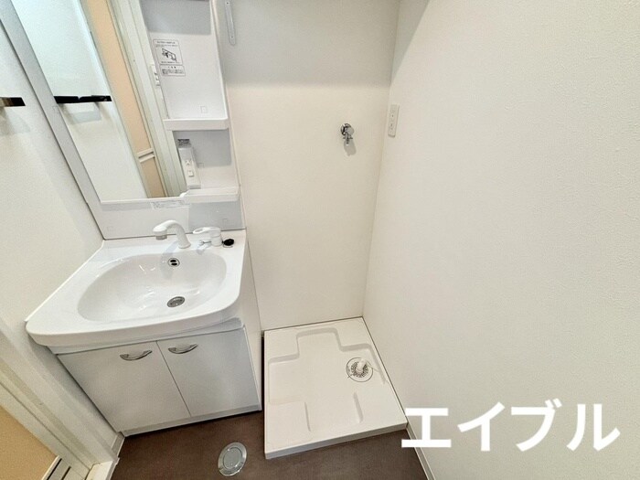 物件内観写真12　(洗濯機置場)