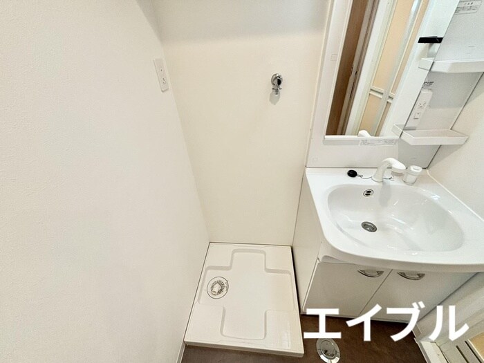 物件内観写真12　(洗濯機置場)