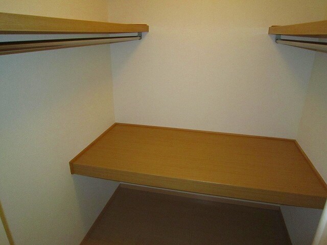 物件内観写真8　(収納)