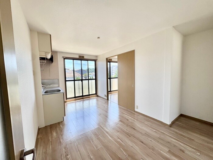 物件内観写真4　(居室)