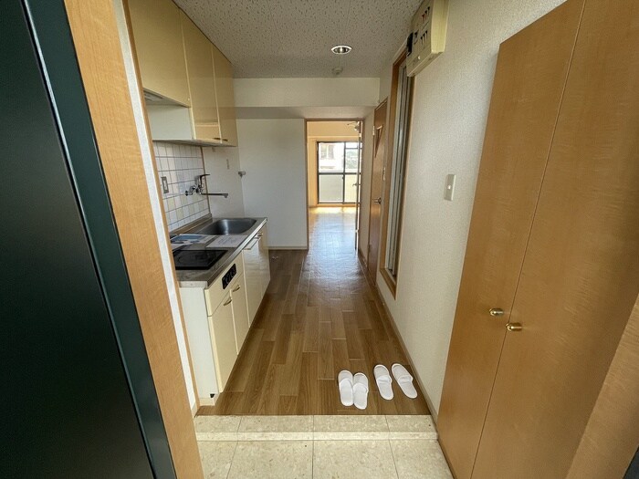 物件内観写真10　(玄関)