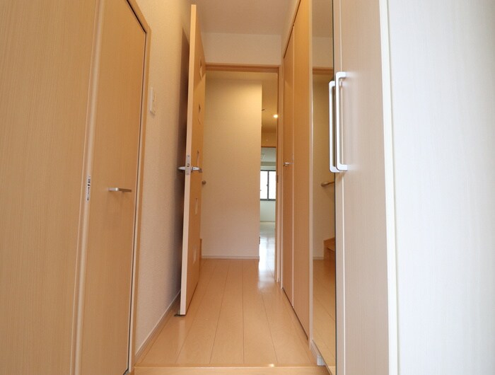 物件内観写真19　(廊下)