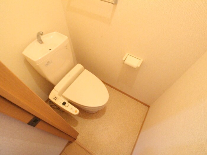 物件内観写真8　(トイレ)