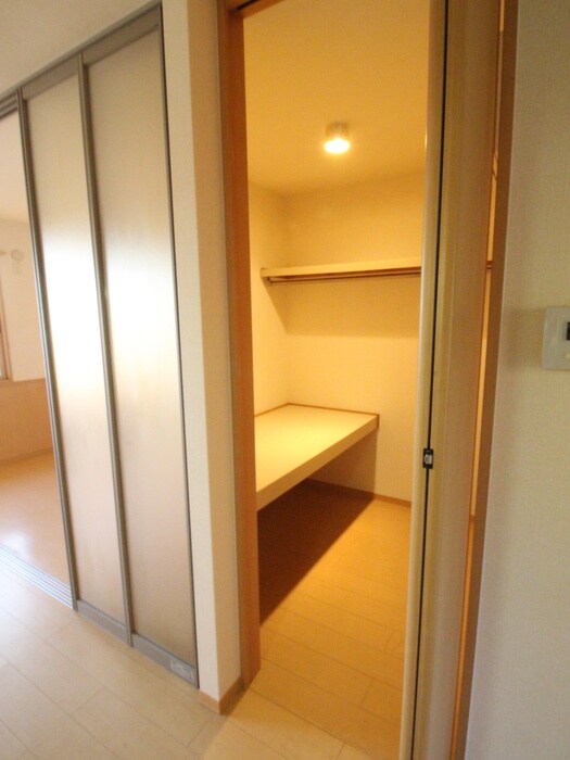 物件内観写真10　(収納)