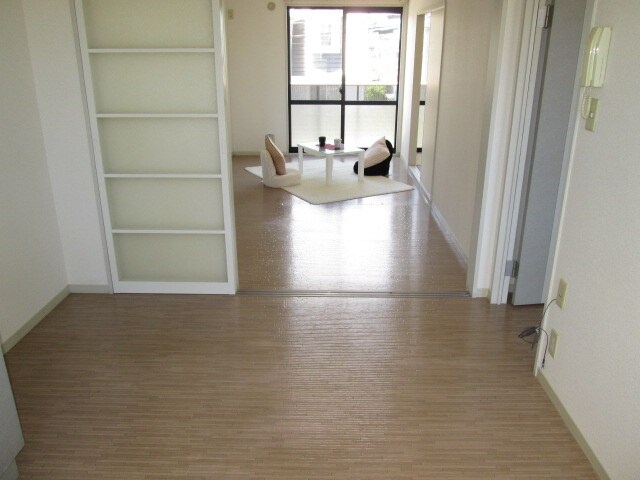 物件内観写真4　(居室)