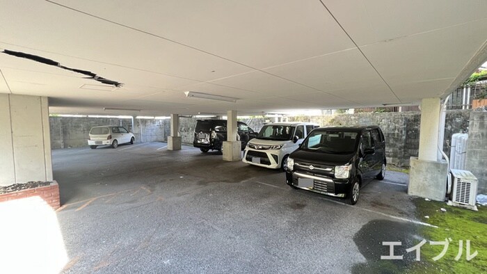 物件外観写真2　(駐車場)