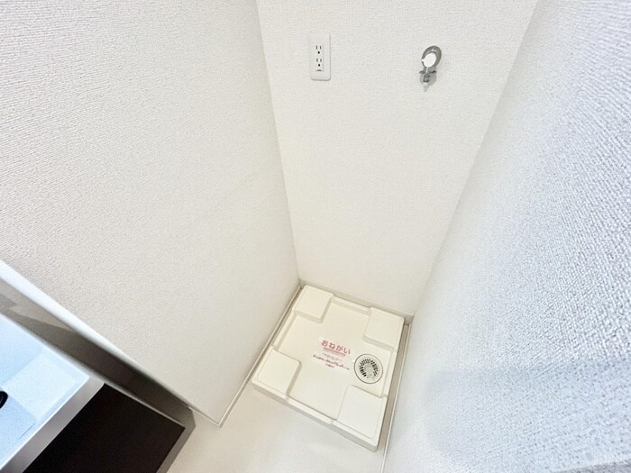 物件内観写真11　(洗濯機置場)