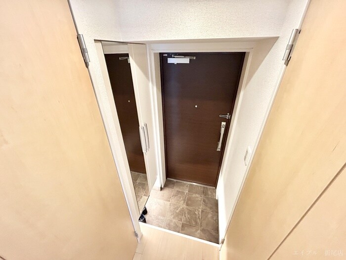 物件内観写真13　(玄関)