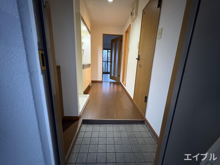 物件内観写真15　(玄関)