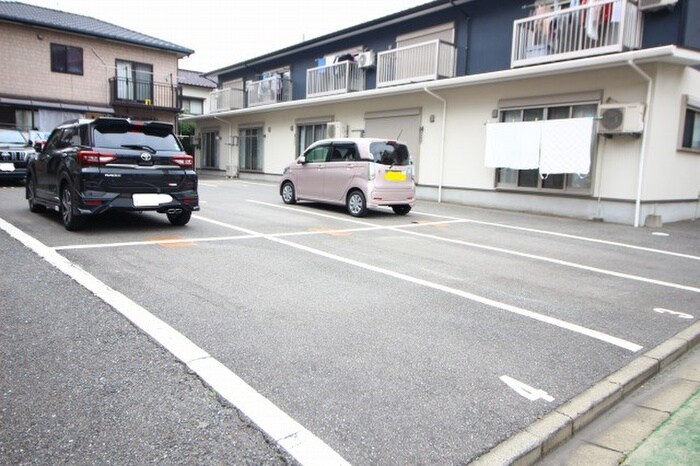 物件外観写真5　(駐車場)