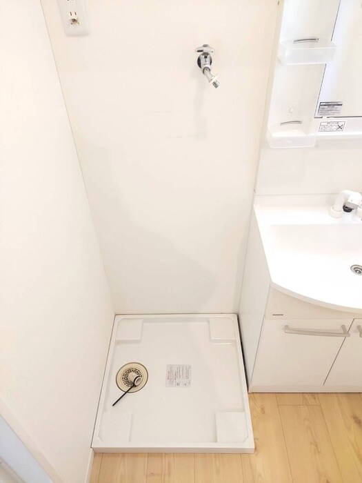 物件内観写真16　(洗濯機置場)