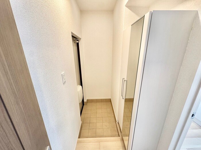 物件内観写真14　(玄関)