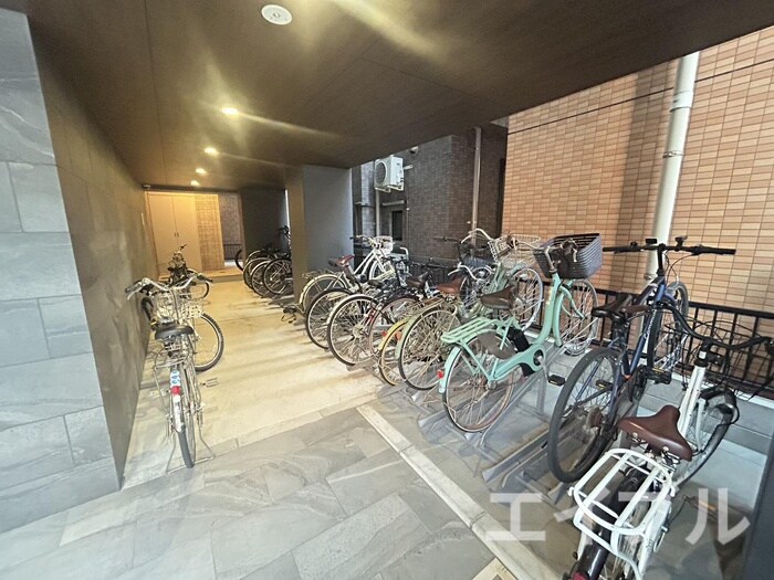 物件外観写真4　(駐輪場)