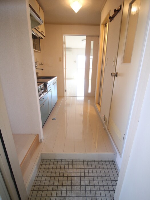 物件内観写真7　(玄関)