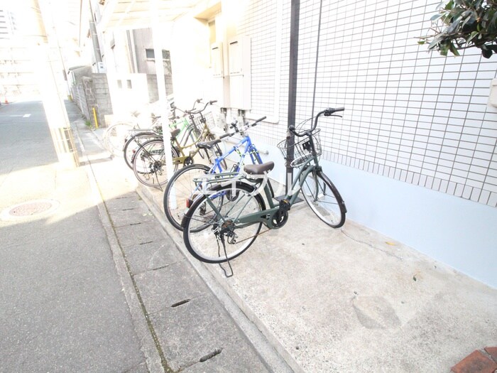 物件外観写真3　(駐輪場)