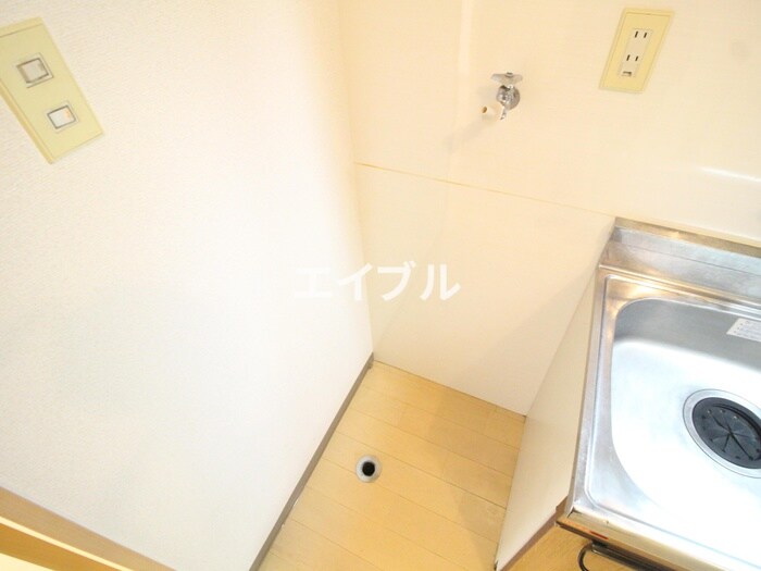 物件内観写真12　(洗濯機置場)