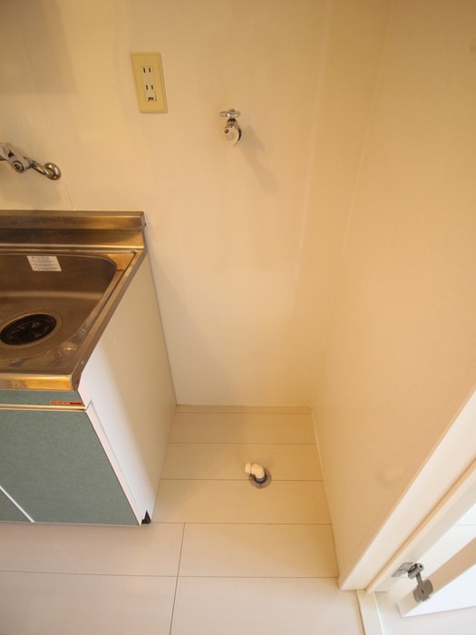物件内観写真16　(洗濯機置場)