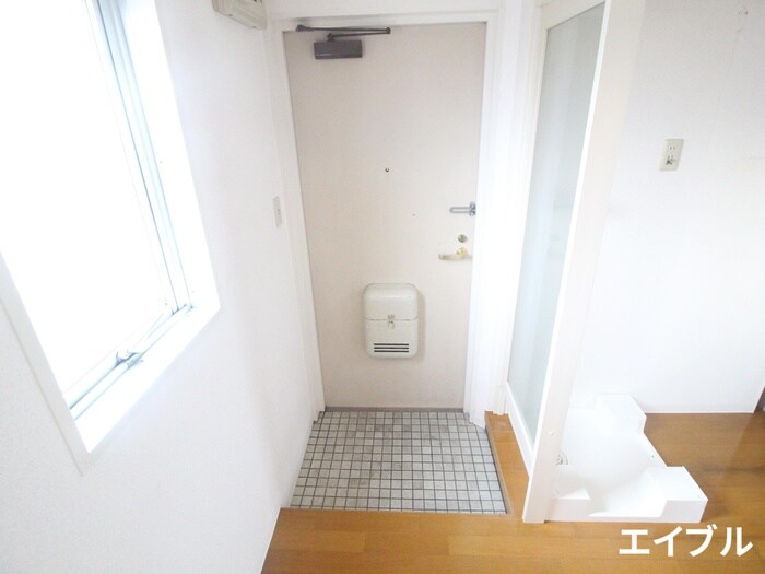 物件内観写真16　(玄関)