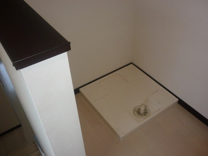 物件内観写真9　(洗濯機置場)