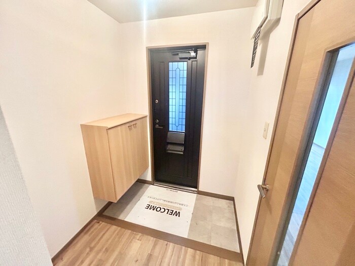 物件内観写真12　(玄関)