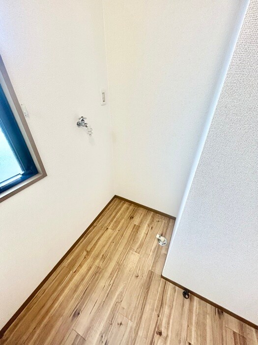 物件内観写真18　(洗濯機置場)