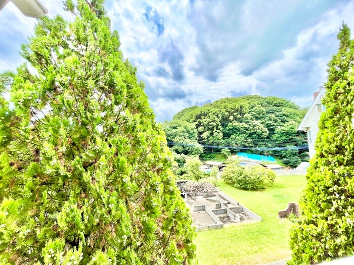 物件内観写真12　(室内からの展望)