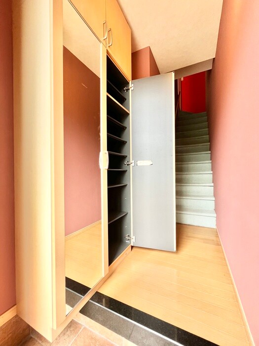 物件内観写真13　(靴箱)