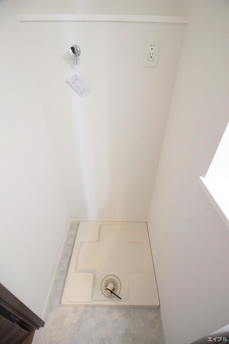 物件内観写真14　(洗濯機置場)