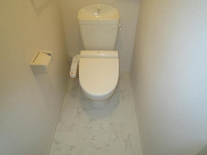 物件内観写真8　(トイレ)