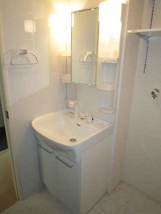 物件内観写真9　(洗面)