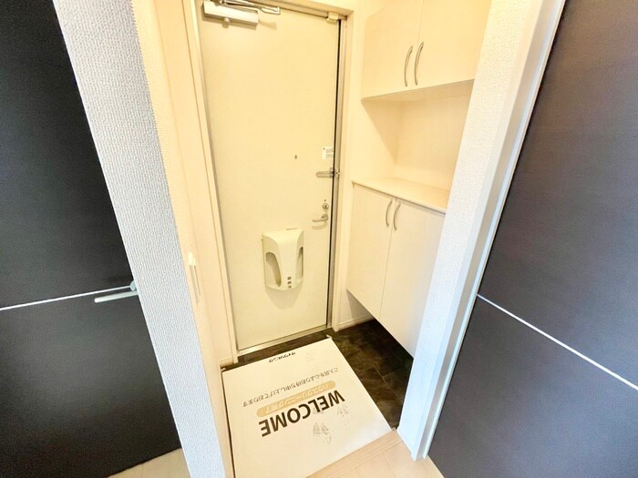 物件内観写真9　(玄関)