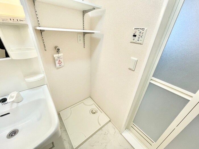 物件内観写真13　(洗濯機置場)