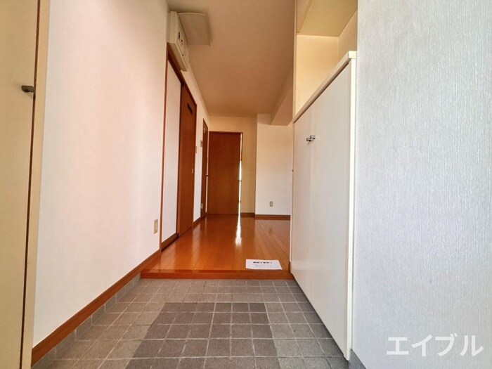 物件内観写真10　(玄関)
