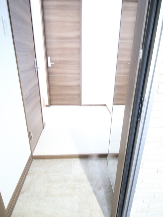 物件内観写真15　(玄関)