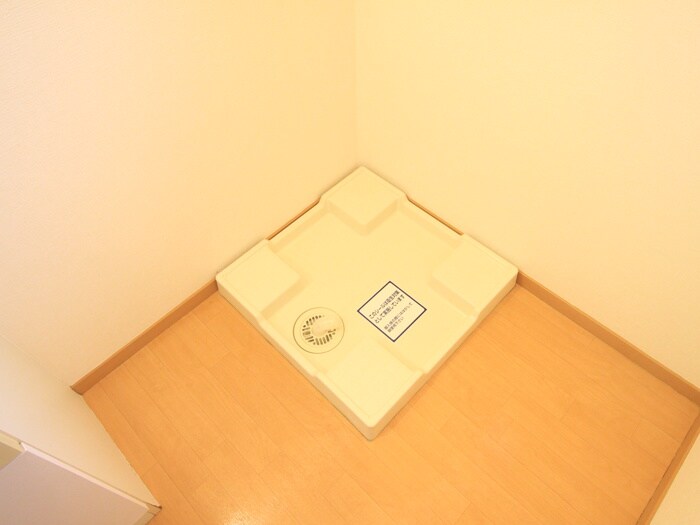 物件内観写真18　(洗濯機置場)