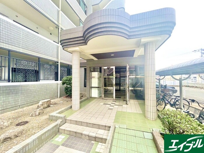 物件外観写真5　(エントランス部分)