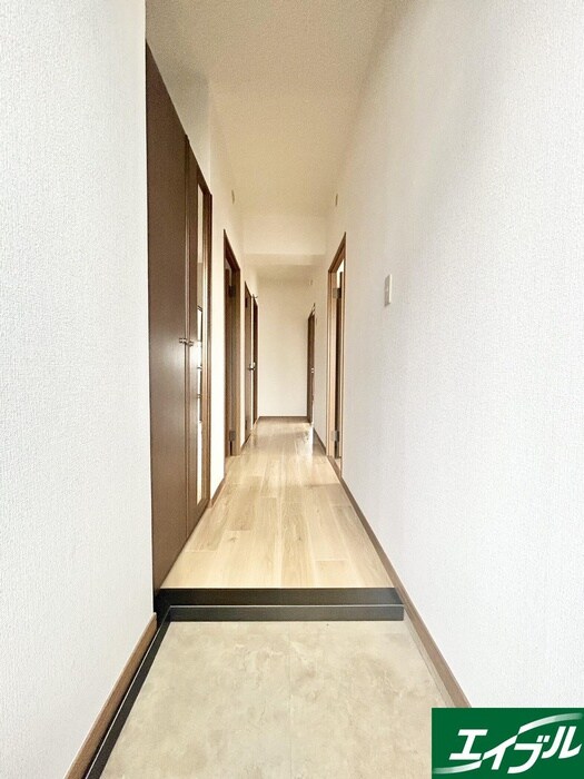 物件内観写真21　(玄関)