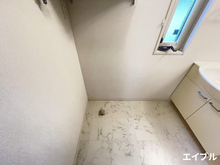 物件内観写真15　(洗濯機置場)