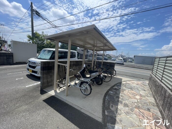 物件外観写真3　(駐輪場)