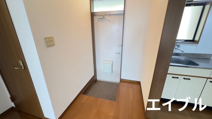 物件内観写真14　(玄関)